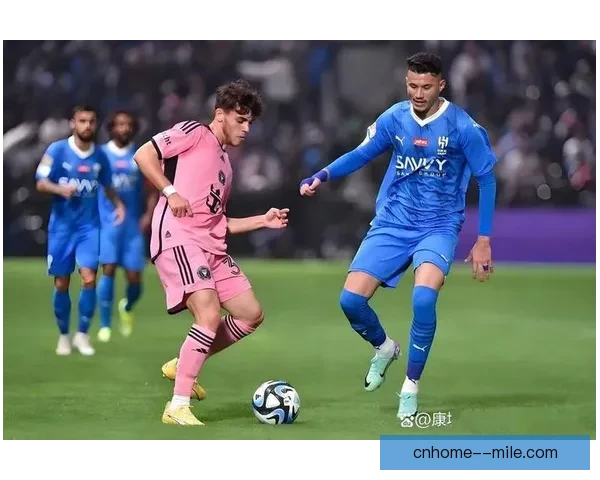 利雅得新月保持不败战绩勇夺沙特联赛冠军荣耀时刻